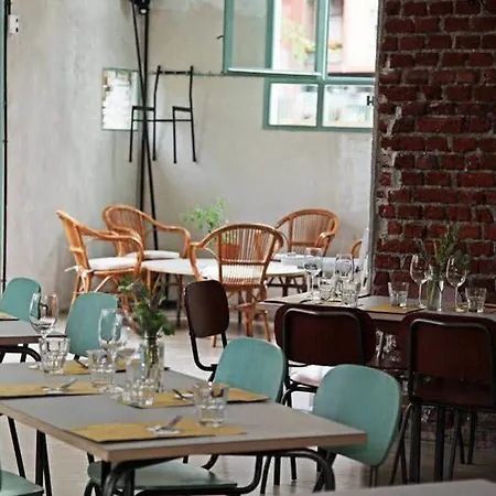 Un Posto A - All'interno Di Cascina Del 700 * Milan