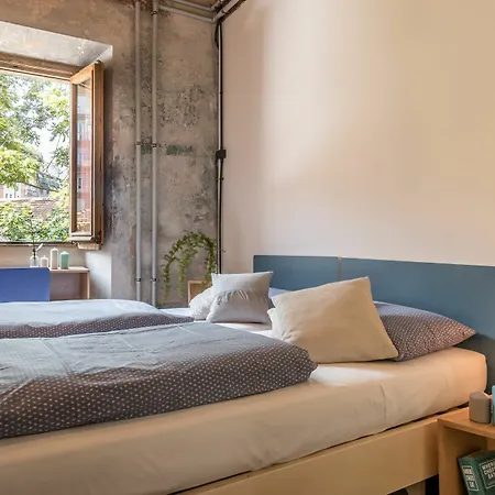 Un Posto A - All'interno Di Cascina Del 700 Hostel Milan