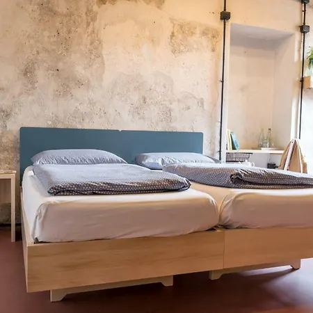 Un Posto A - All'interno Di Cascina Del 700 Milan