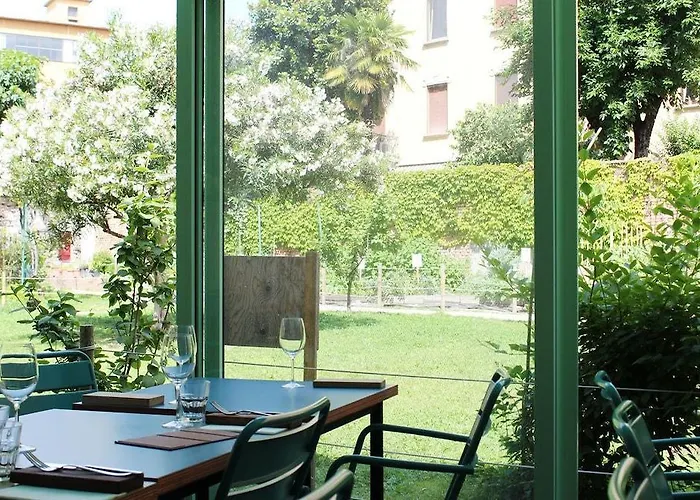 Un Posto A 3* Milano